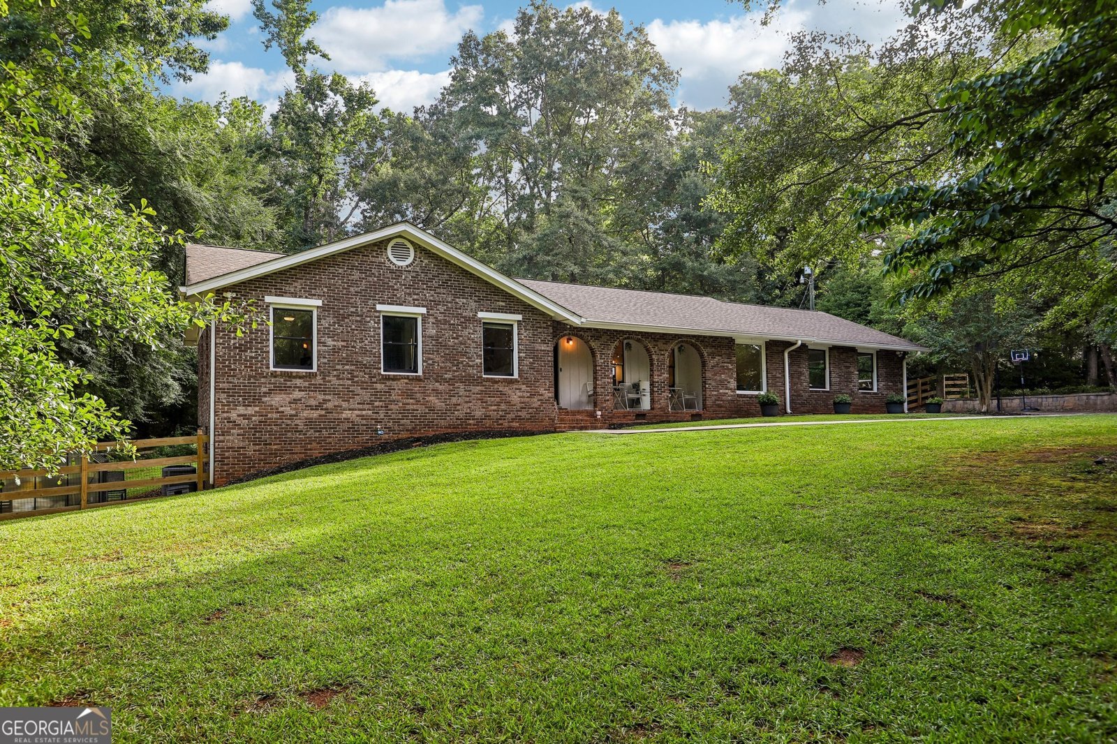 497 Crabapple Lane Peachtree City - main photo