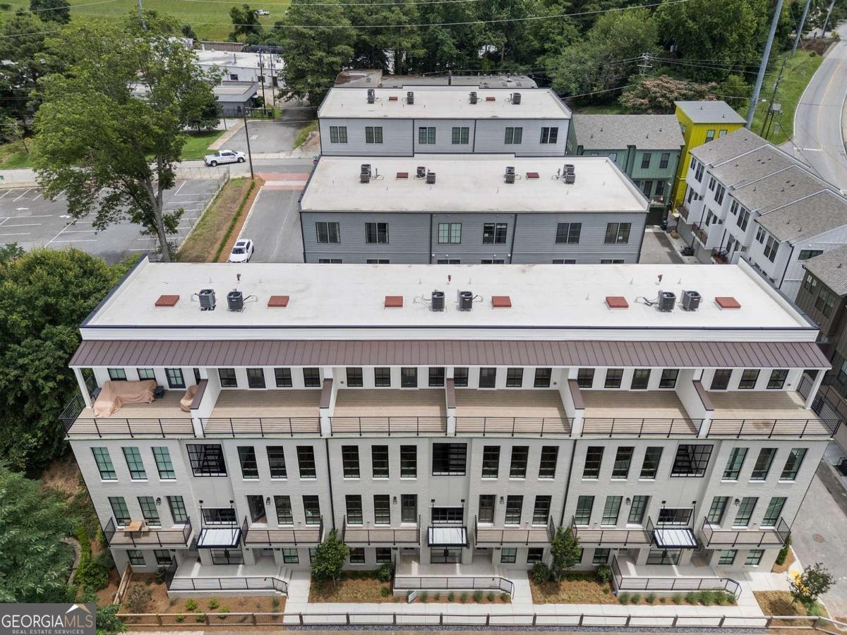 990 Bibbs Circle Atlanta - main photo