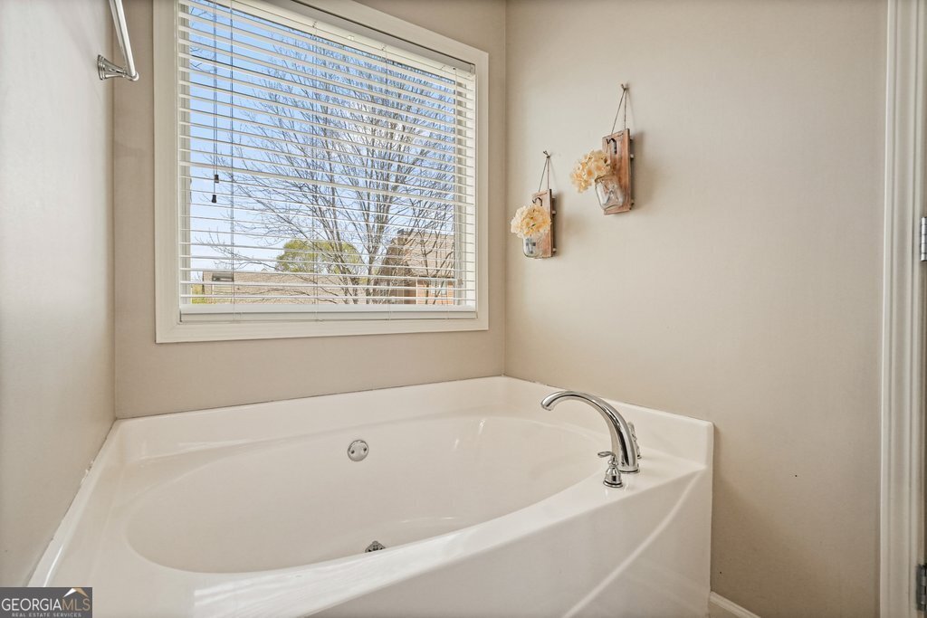 653 Royal Crest Court Canton - Photo 29