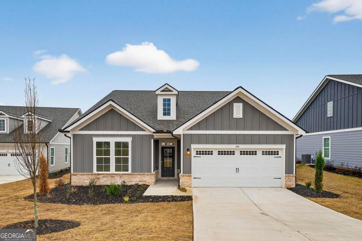 1541 Lake Drive Greensboro - main photo