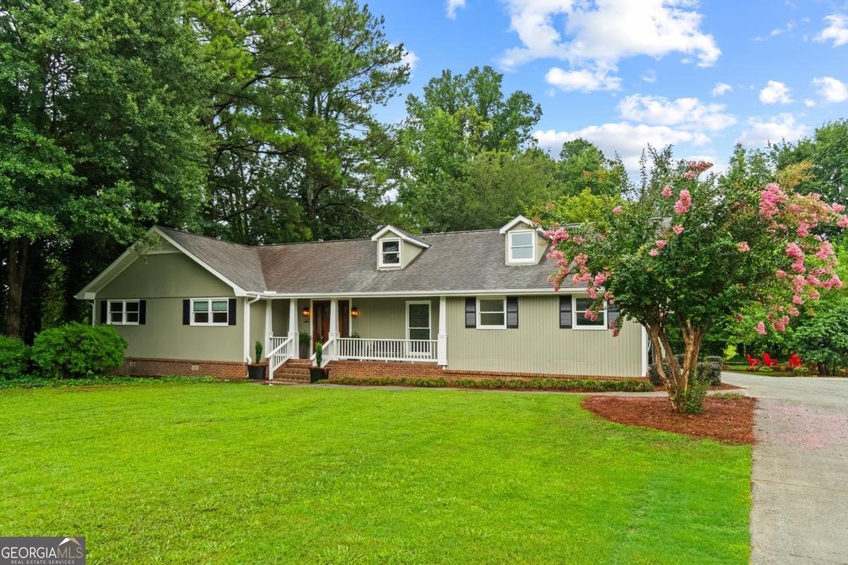 657 Cole Drive Lilburn - main photo