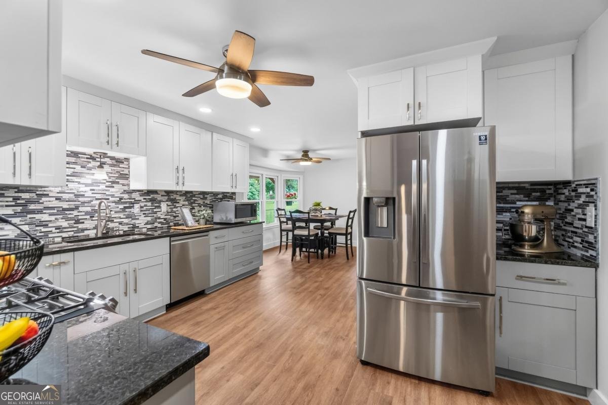 657 Cole Drive Lilburn - Photo 13