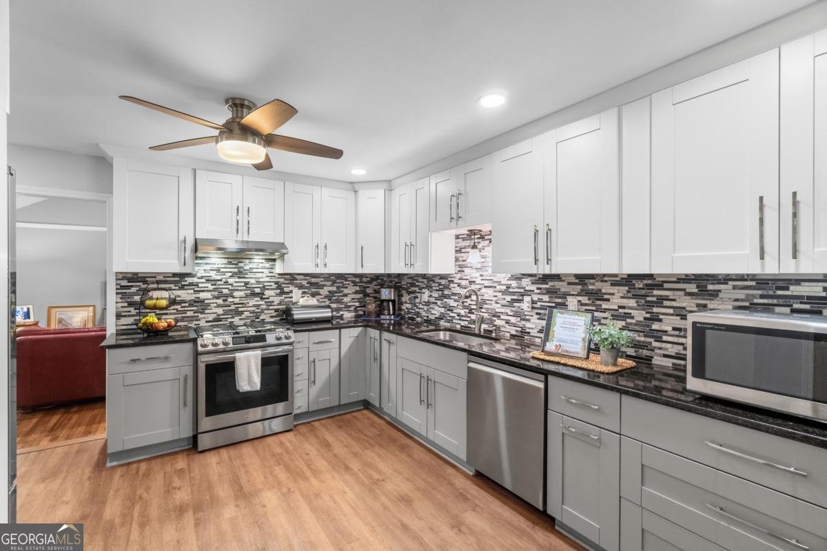 657 Cole Drive Lilburn - Photo 15