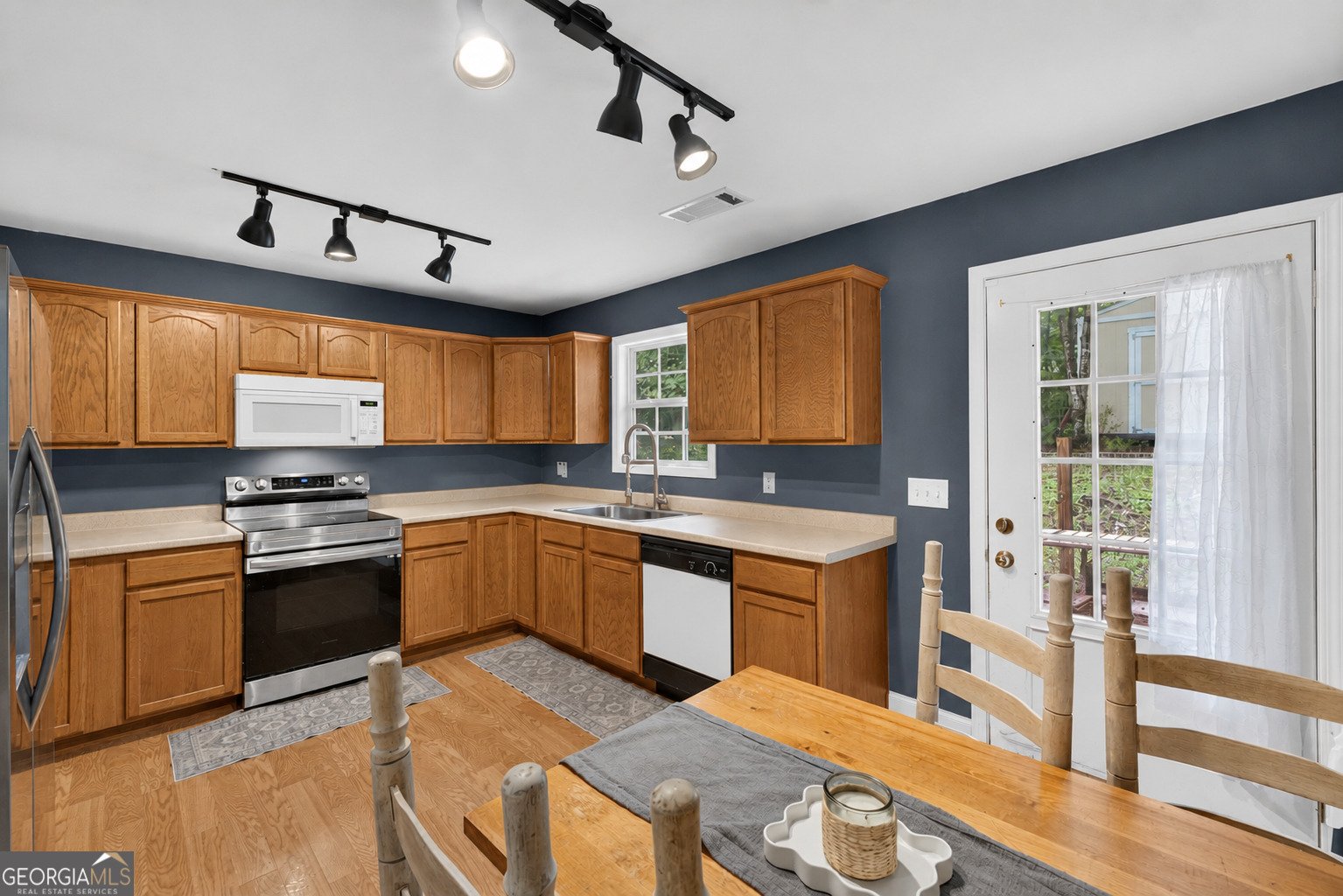 3548 Lakeview Drive Gainesville - Photo 11