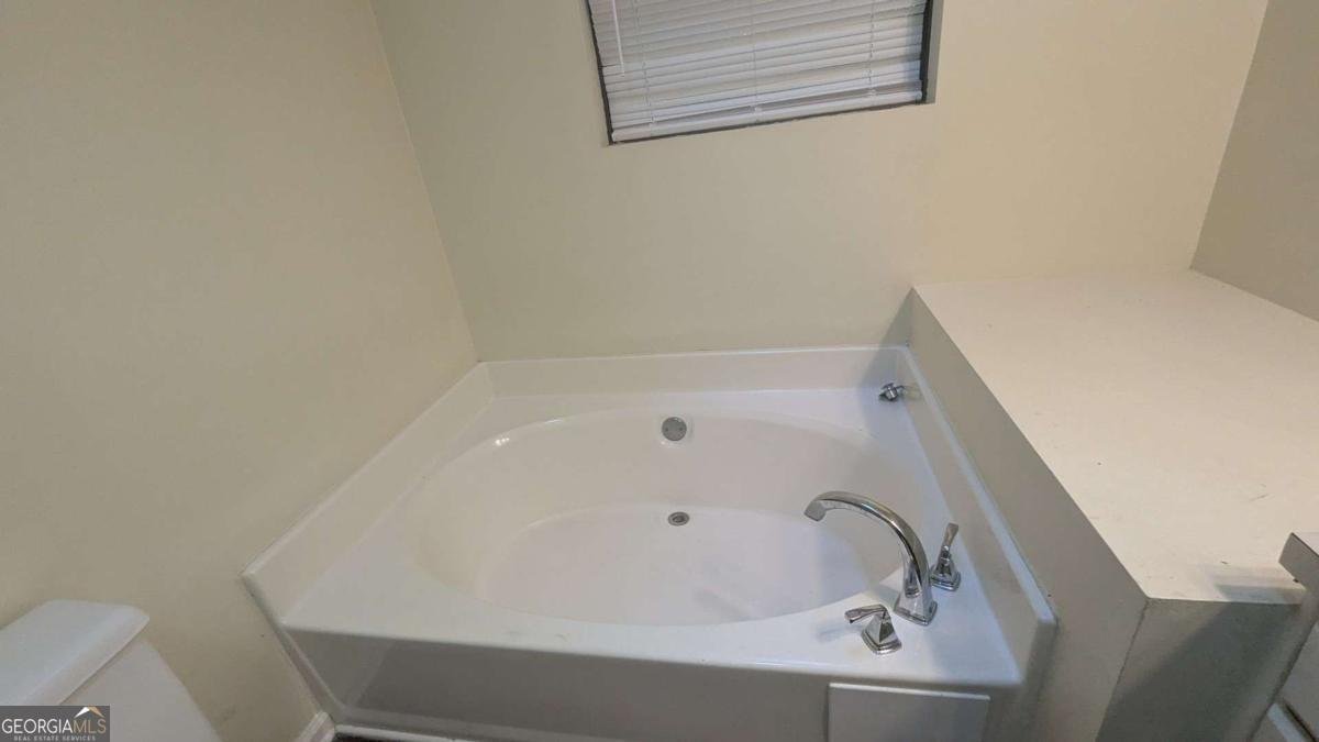 8447 Lake Drive Snellville - Photo 9