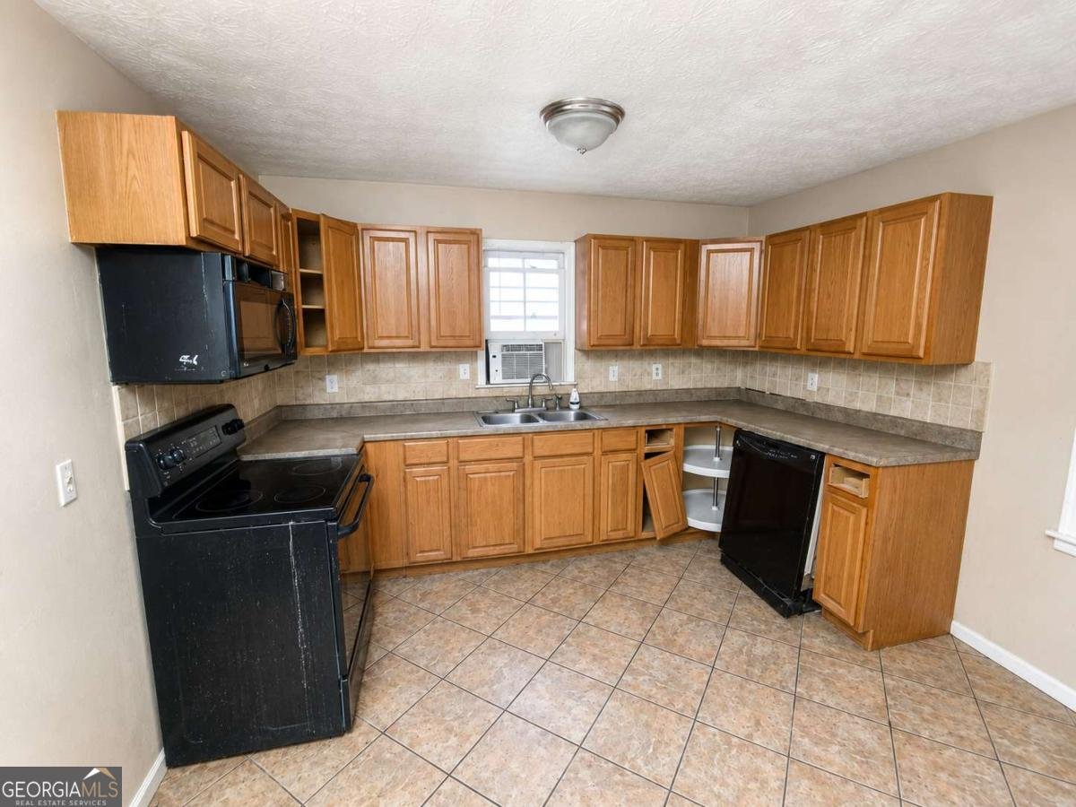 135 Greenhill Court Atlanta - Photo 9