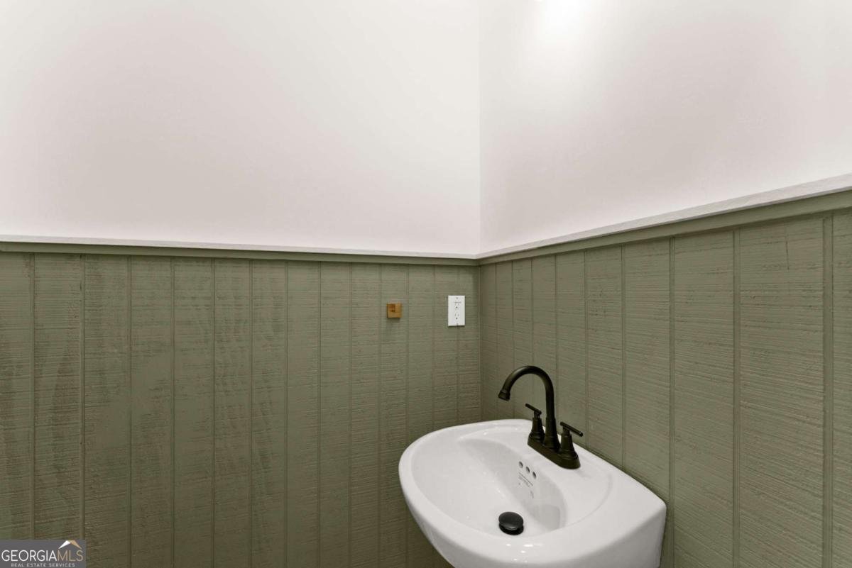 172 Llewellyn st Clarkesville - Photo 17