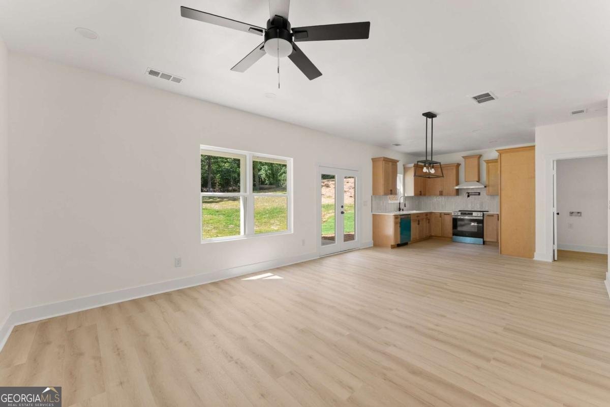 172 Llewellyn st Clarkesville - Photo 6