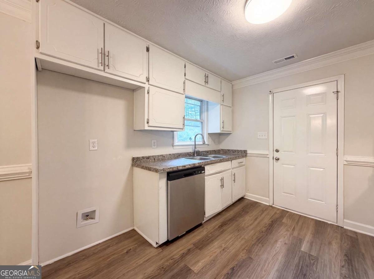 1627 Hearthstone Way Jonesboro - Photo 11