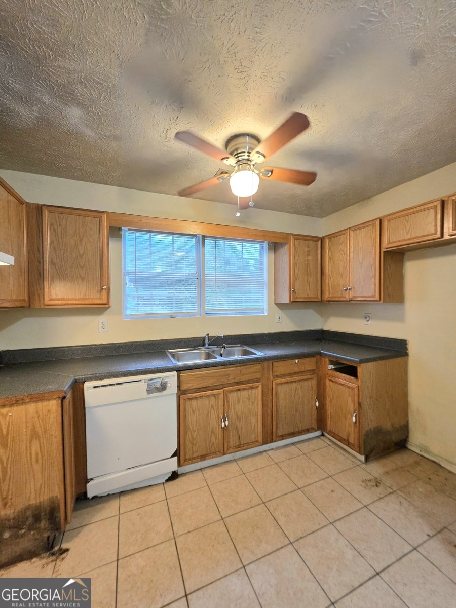 642 Morrow Road Forest Park - Photo 8