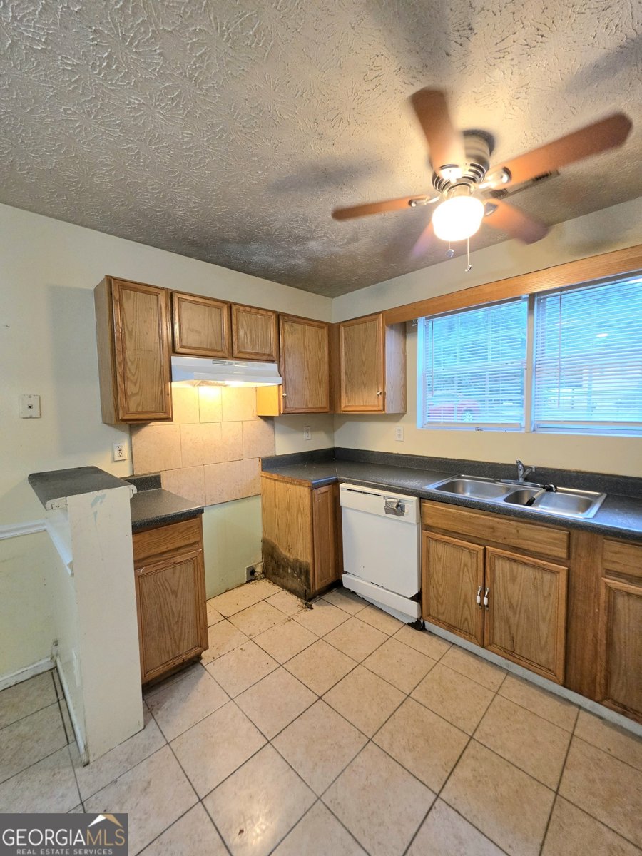 642 Morrow Road Forest Park - Photo 9