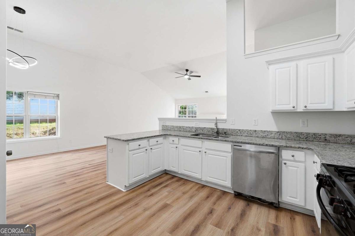 985 Waldwick Drive Lawrenceville - Photo 13