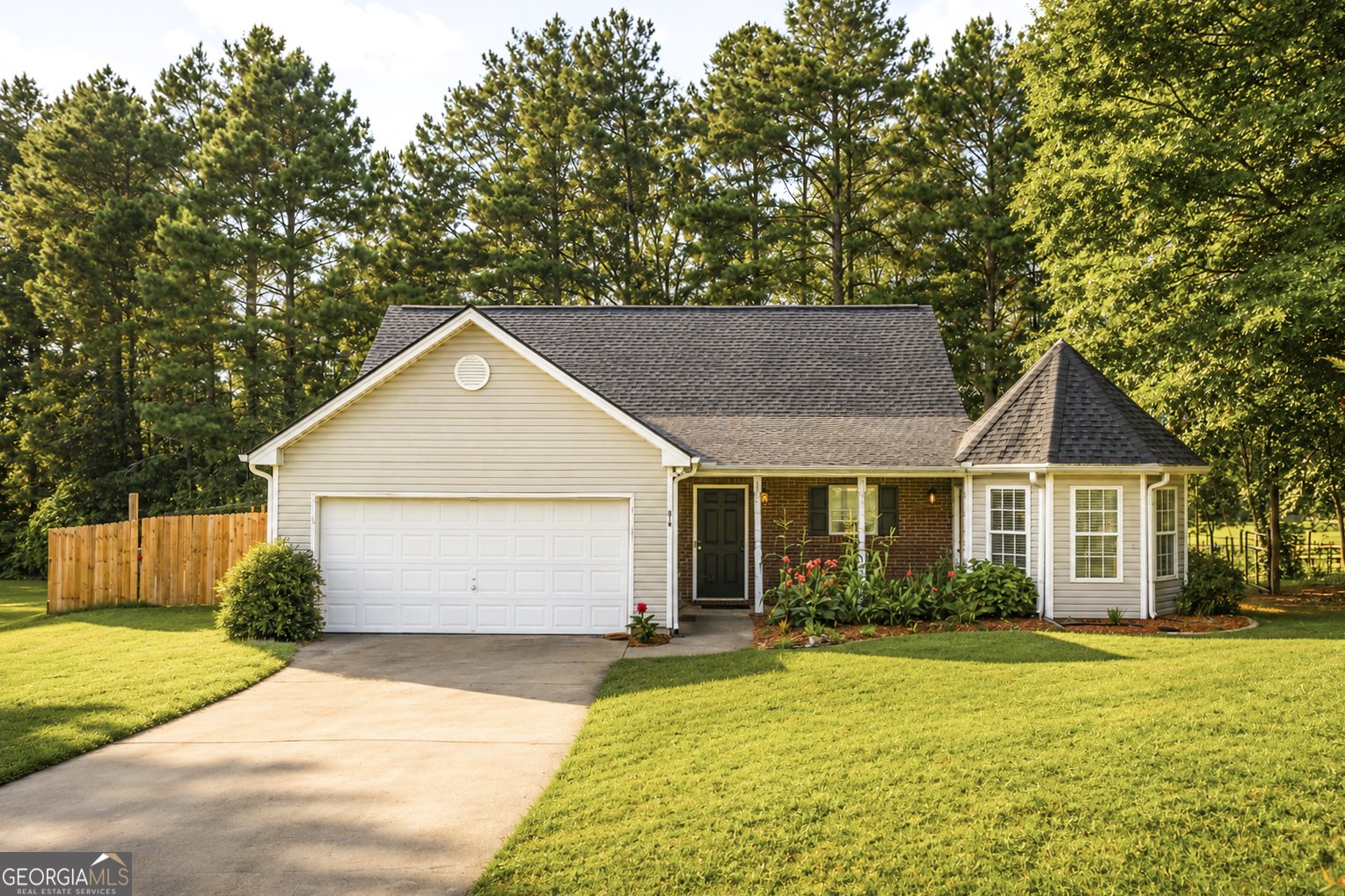 516 Cambridge Way Loganville - main photo