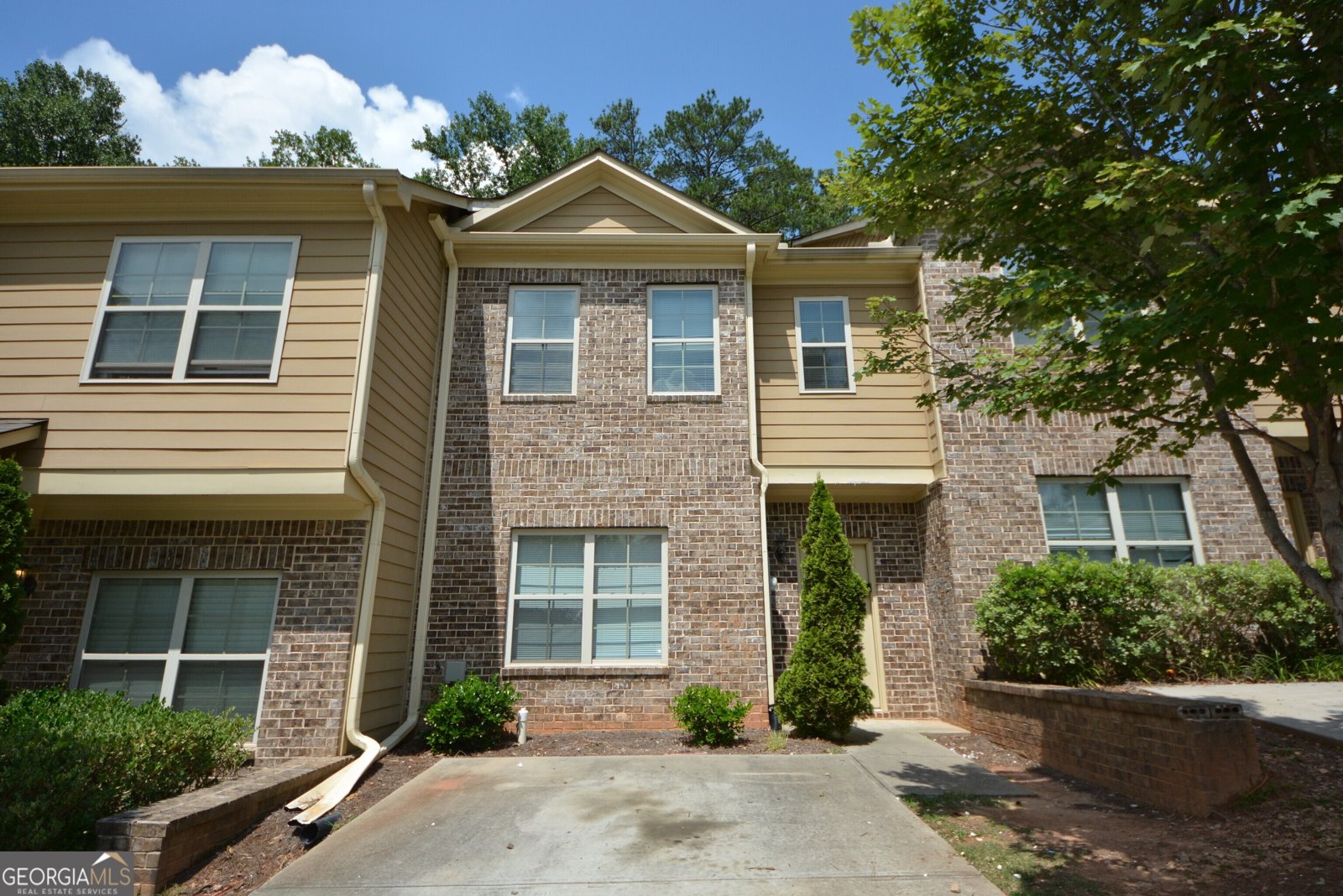 3015 Bonnes Drive Lithonia - main photo