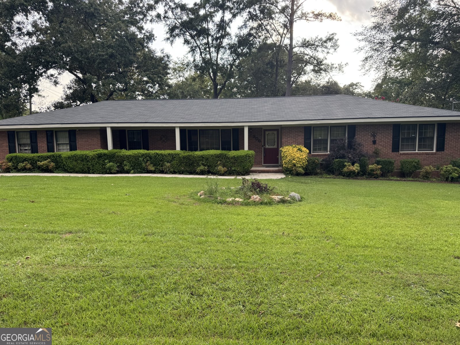 306 Hillcrest Avenue Warner Robins - main photo