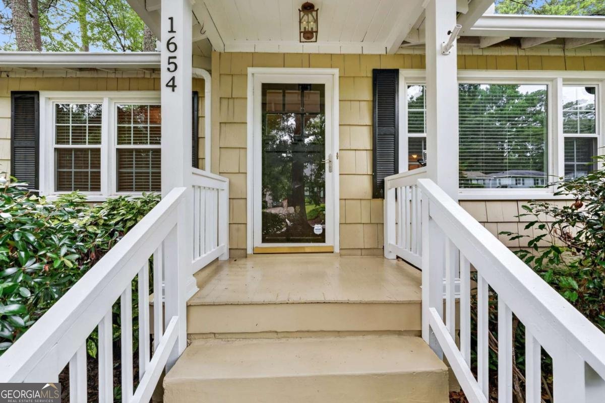 1654 Bristol Drive Atlanta - main photo