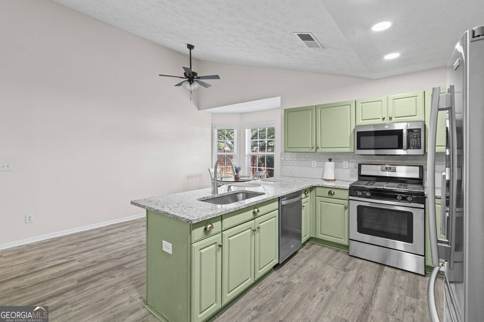 7065 Valley Landing Court Cumming - Photo 17