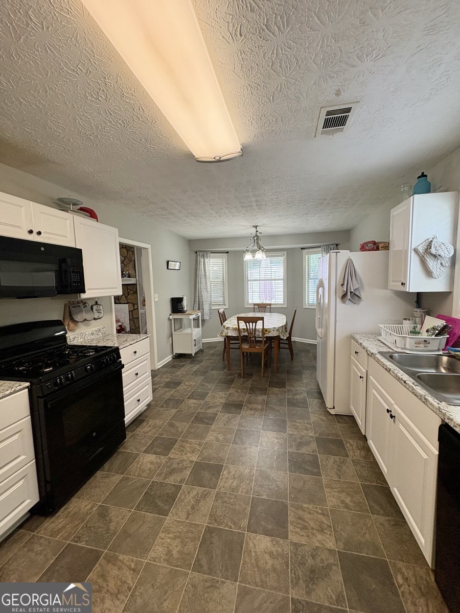 7651 Antebellum Lane Riverdale - Photo 9
