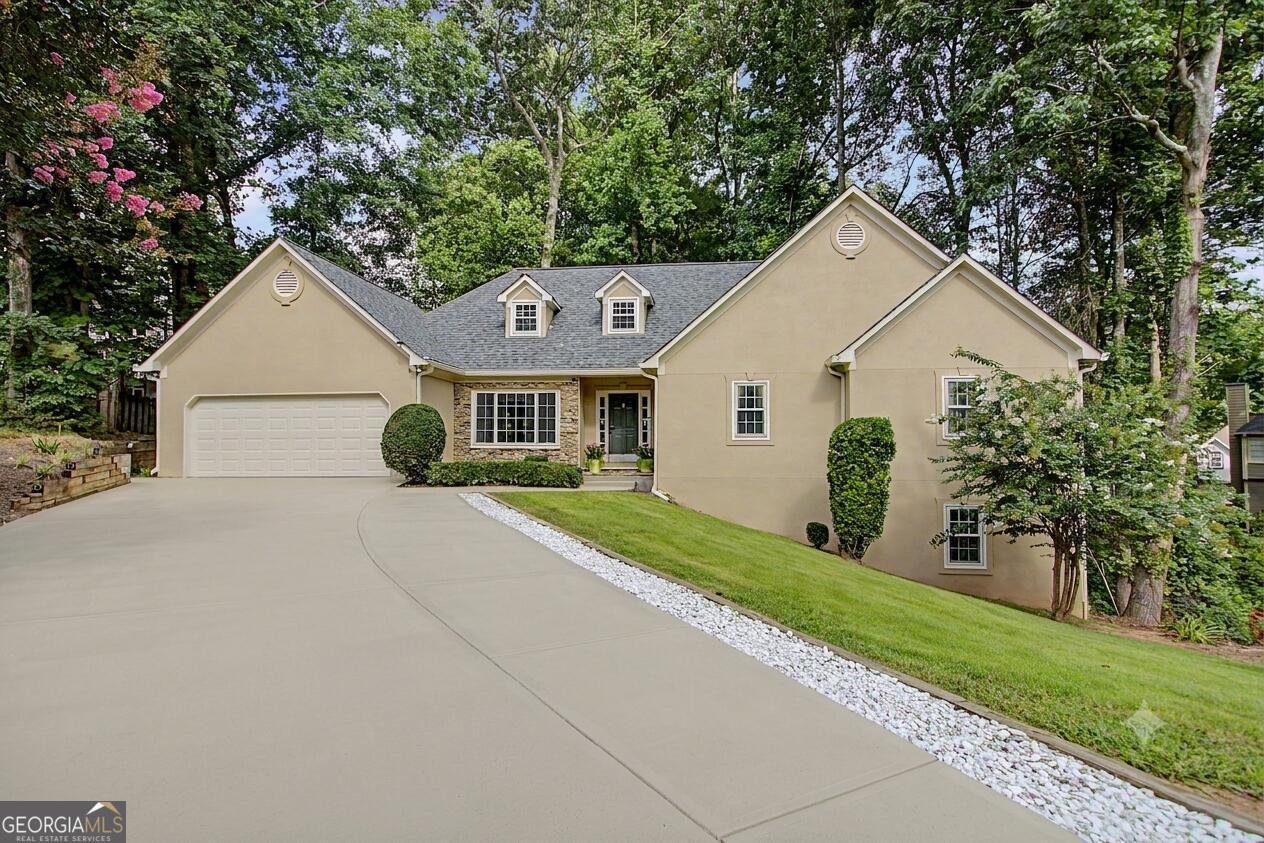 311 Clubhouse Court Kennesaw - main photo