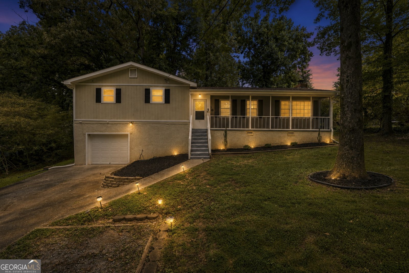 326 Princess Avenue Woodstock - main photo