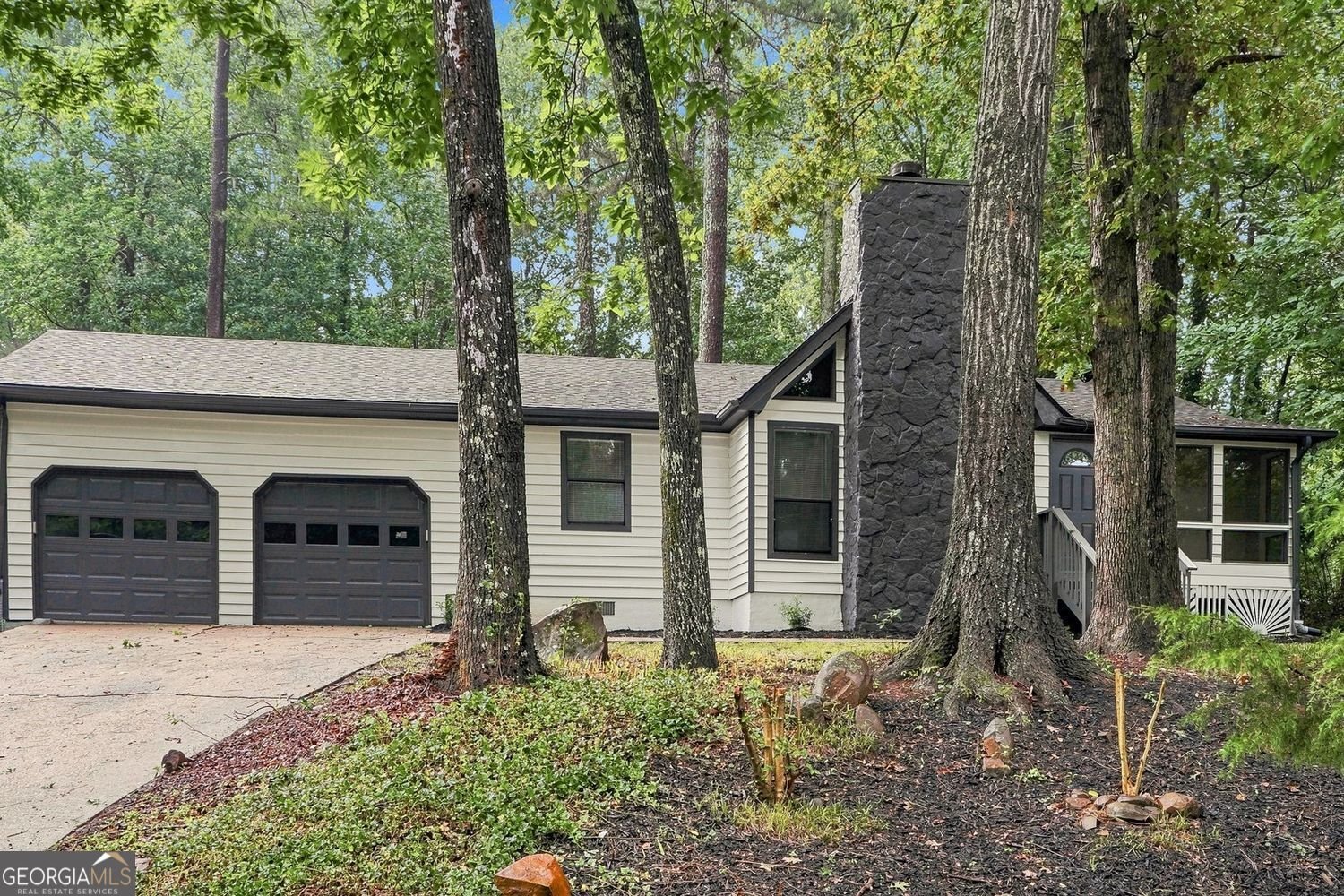 4380 Cary Drive Snellville - main photo
