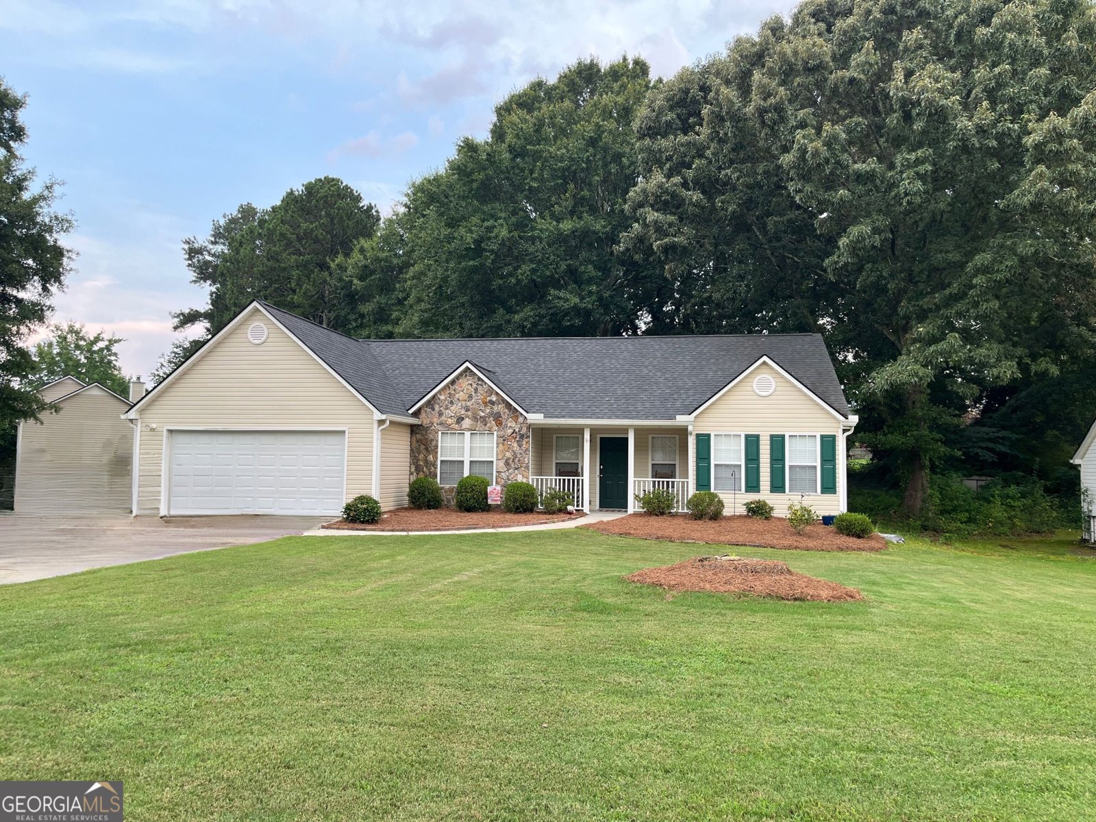 940 Willow Springs Court Loganville - main photo