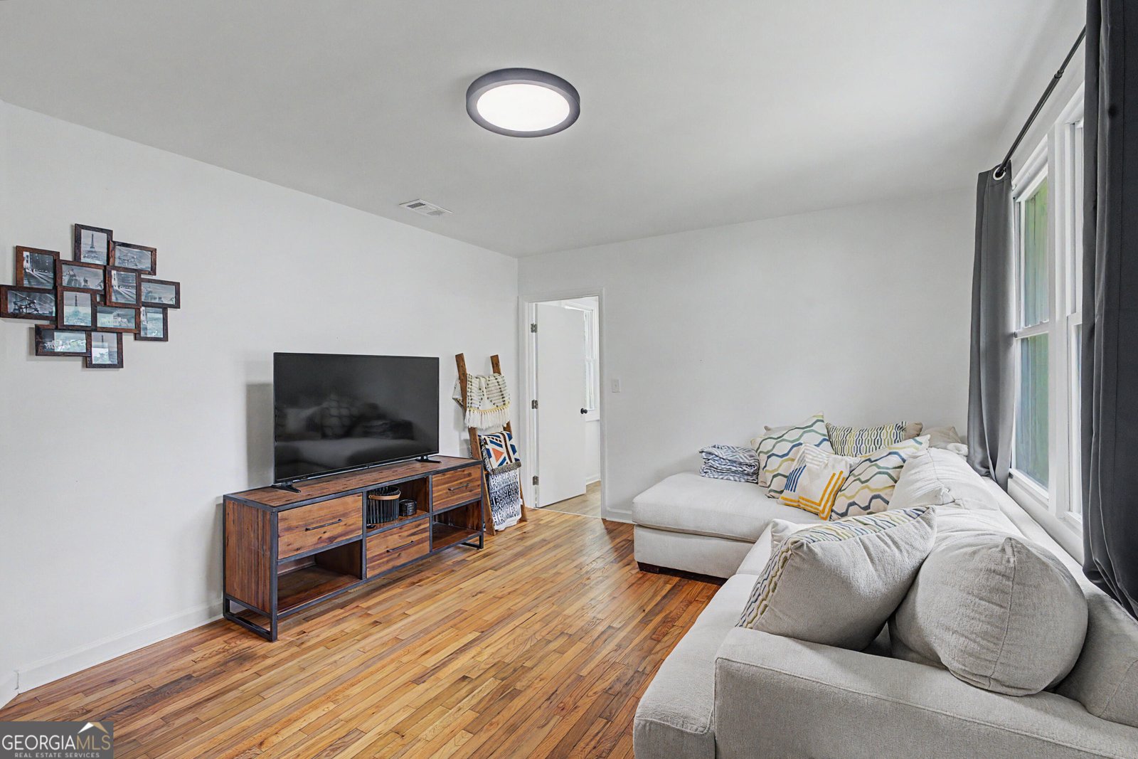 Photo 5
