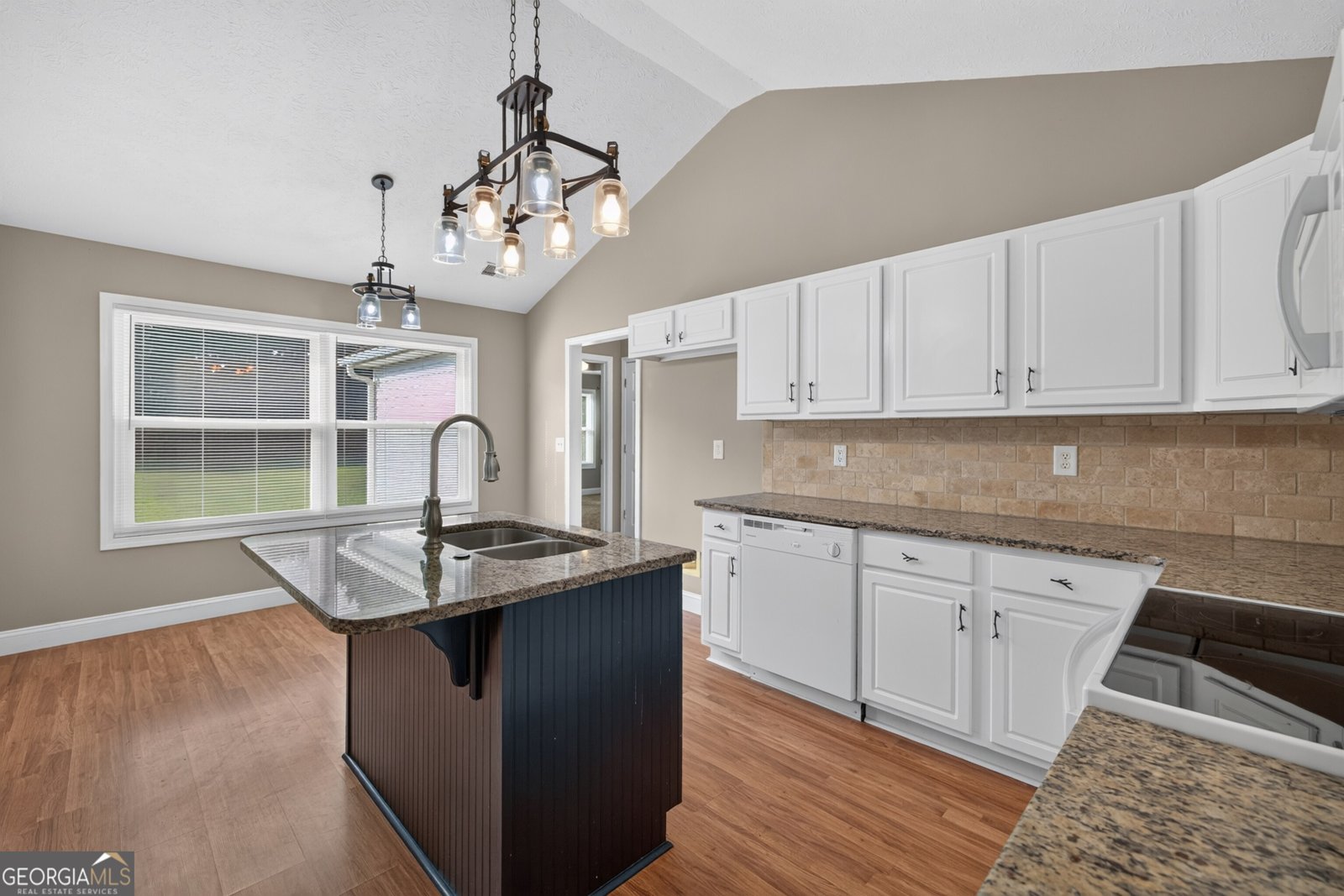 2337 Hartley Court Statham - Photo 8