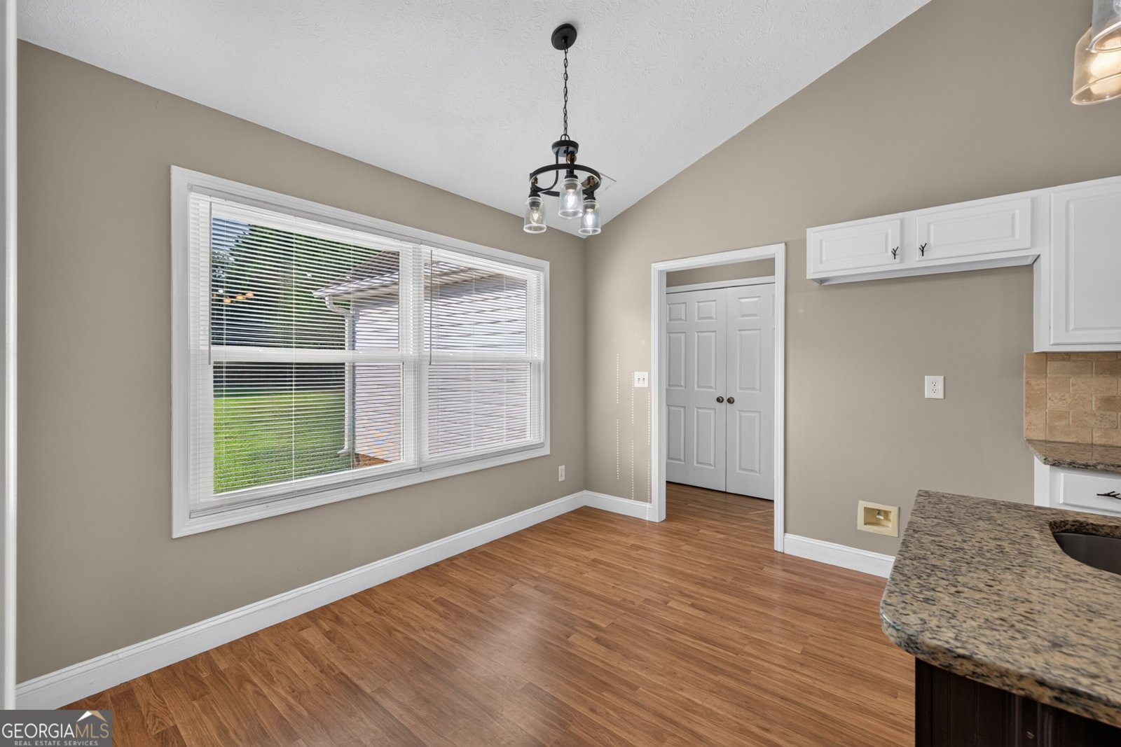 2337 Hartley Court Statham - Photo 9