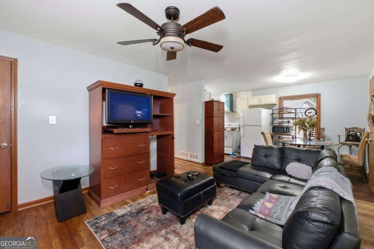 4642 Bartlett Road Forest Park - Photo 9
