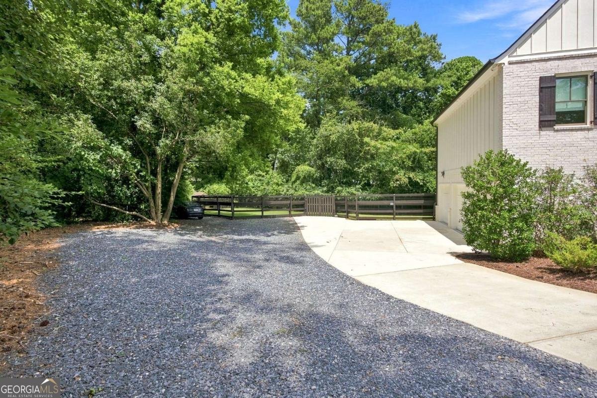 96 Woodstock Road Roswell - Photo 6