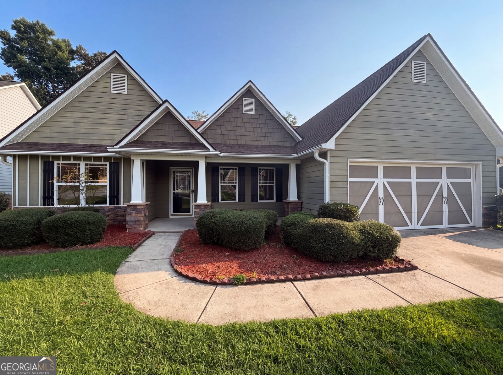 453 Castle Top Lane Lawrenceville - main photo