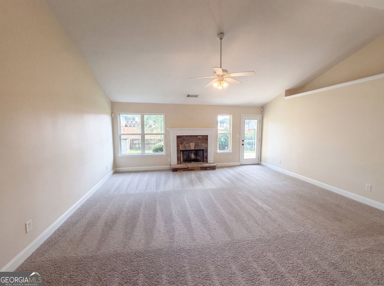453 Castle Top Lane Lawrenceville - Photo 6