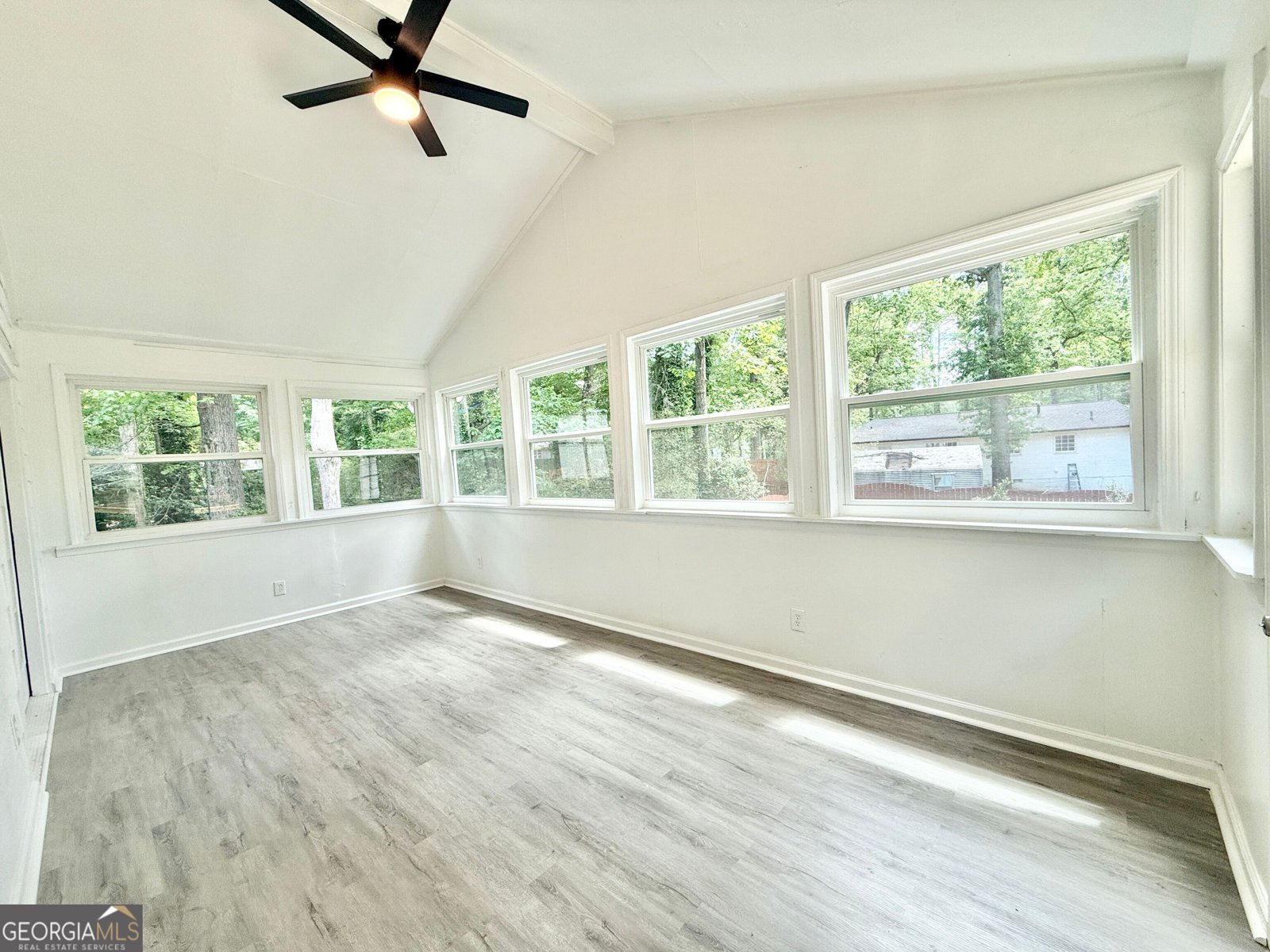 8399 Lake Drive Snellville - Photo 11