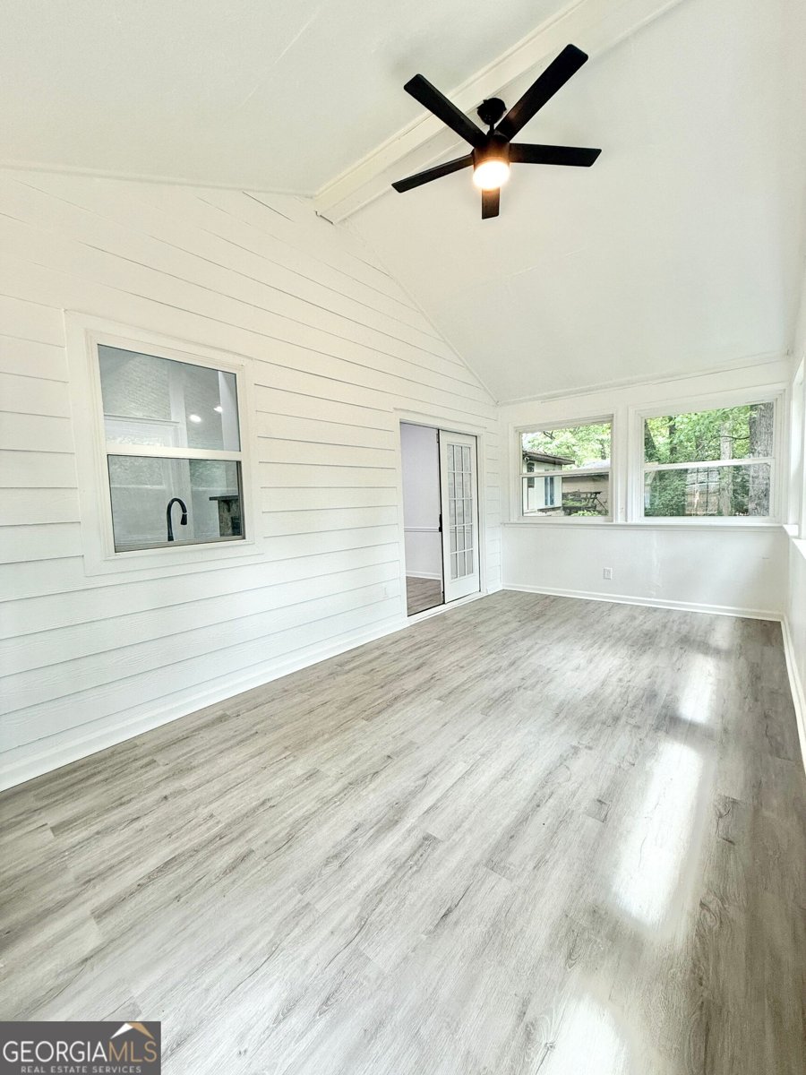 8399 Lake Drive Snellville - Photo 12