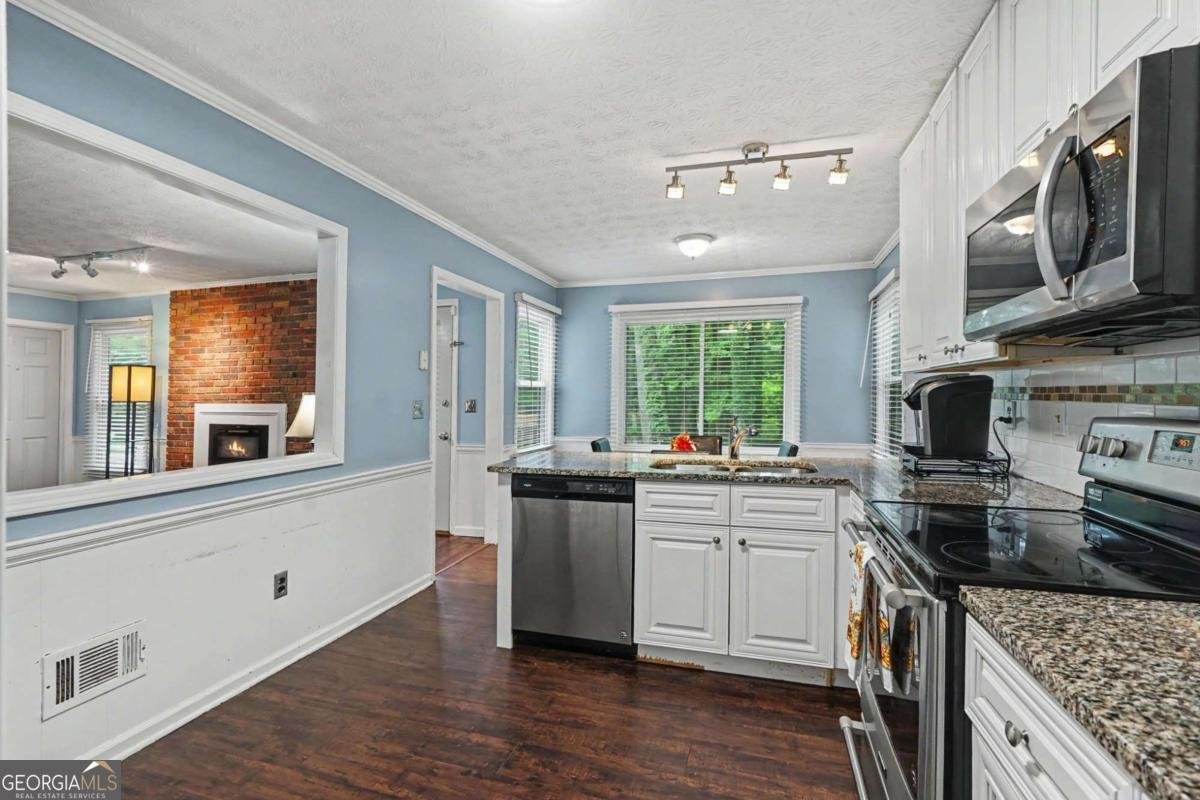 2726 Raven Wood Drive Snellville - Photo 11