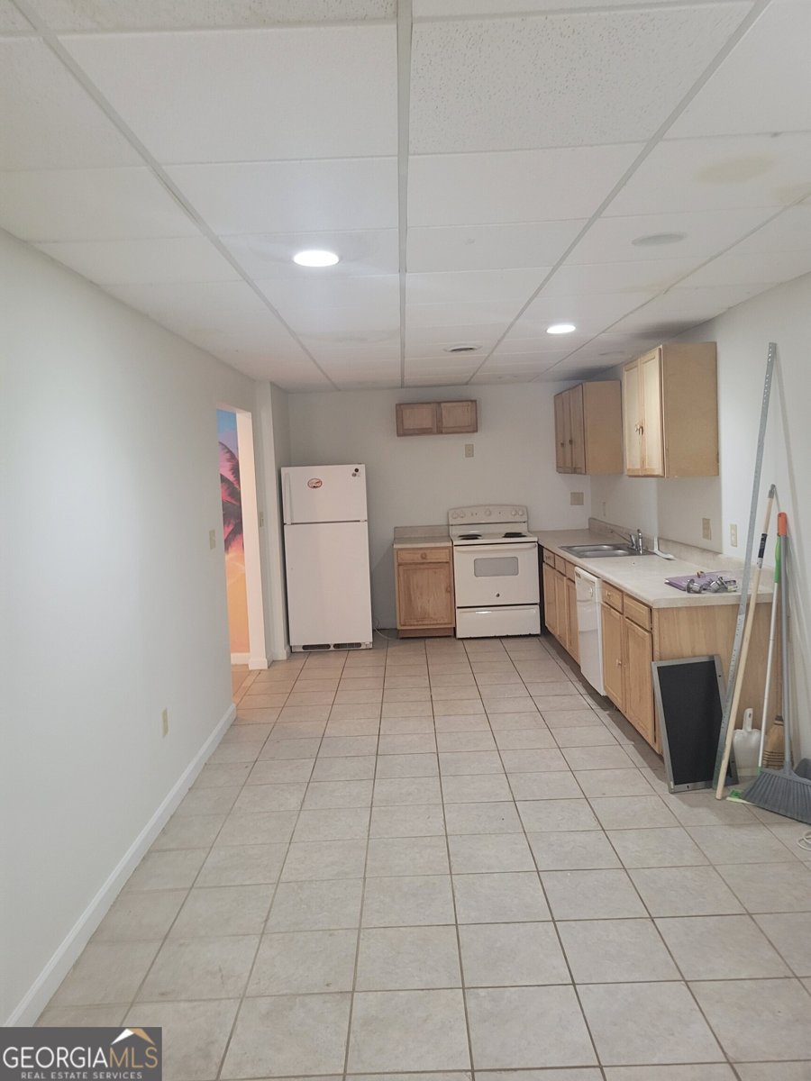 517 Crestwood Court Lithonia - Photo 36