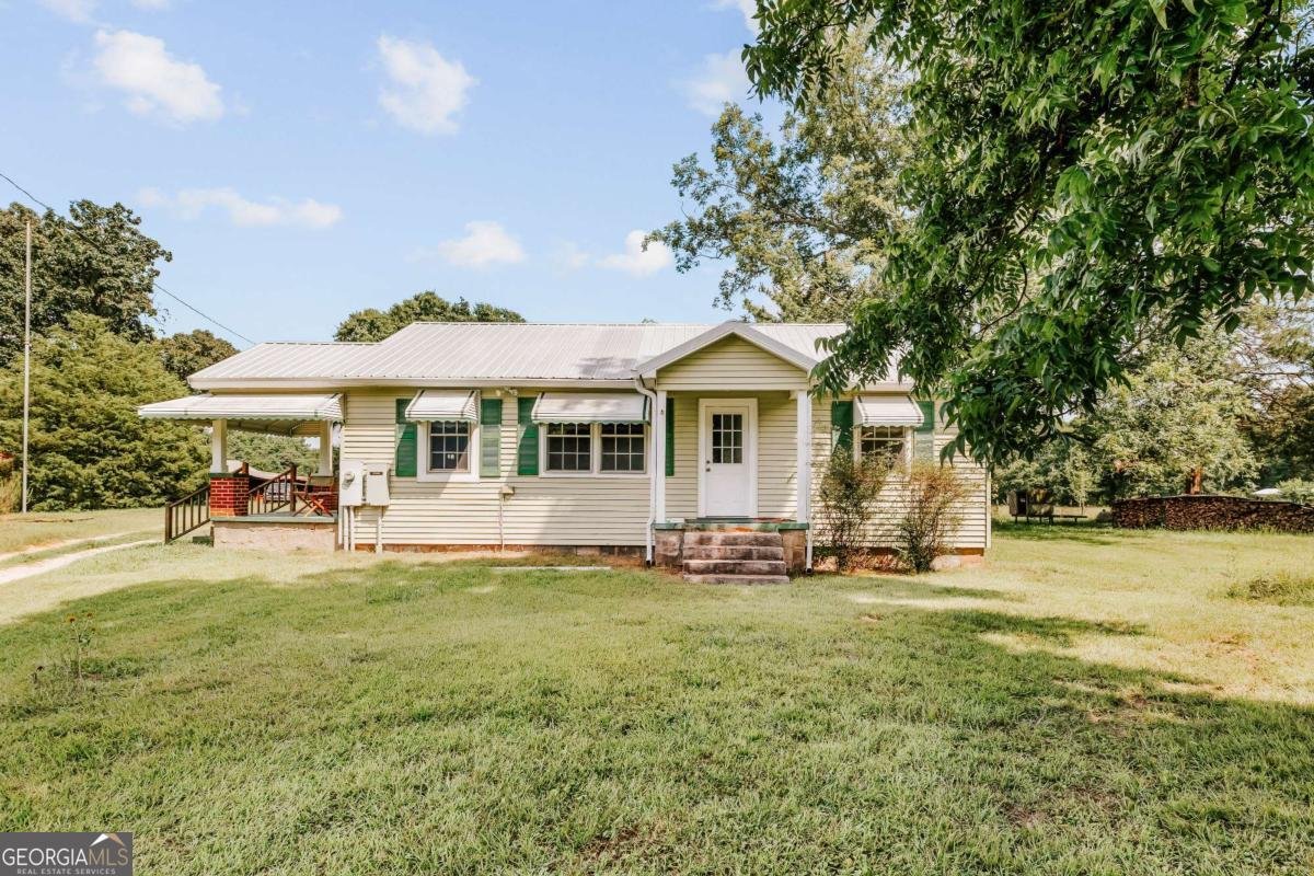 6 Burt Road Carlton - main photo