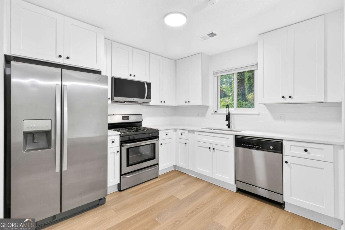 3292 Mixon Way Stone Mountain - Photo 9
