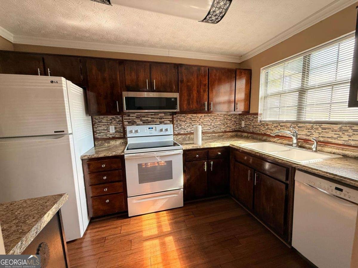 2510 Hidden Cove Court Gainesville - Photo 6