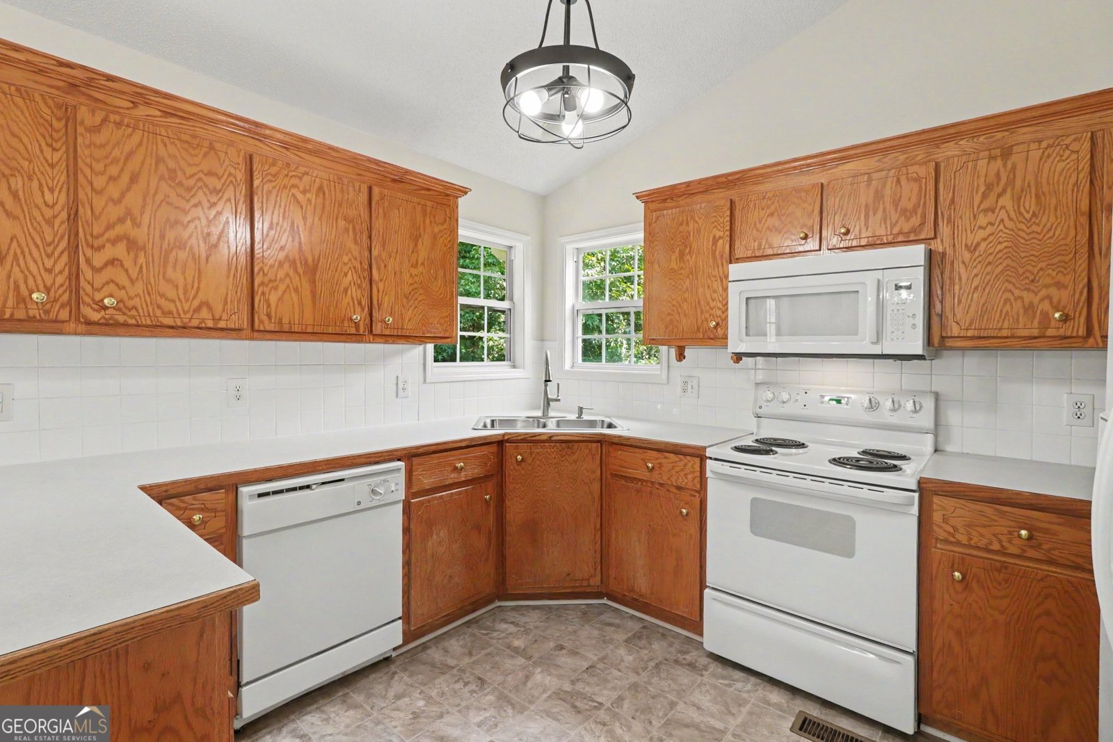 18 Broadlands Drive White - Photo 7