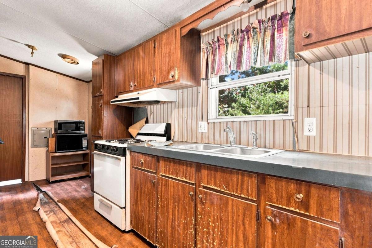 1310 Davis Road Fairmount - Photo 14
