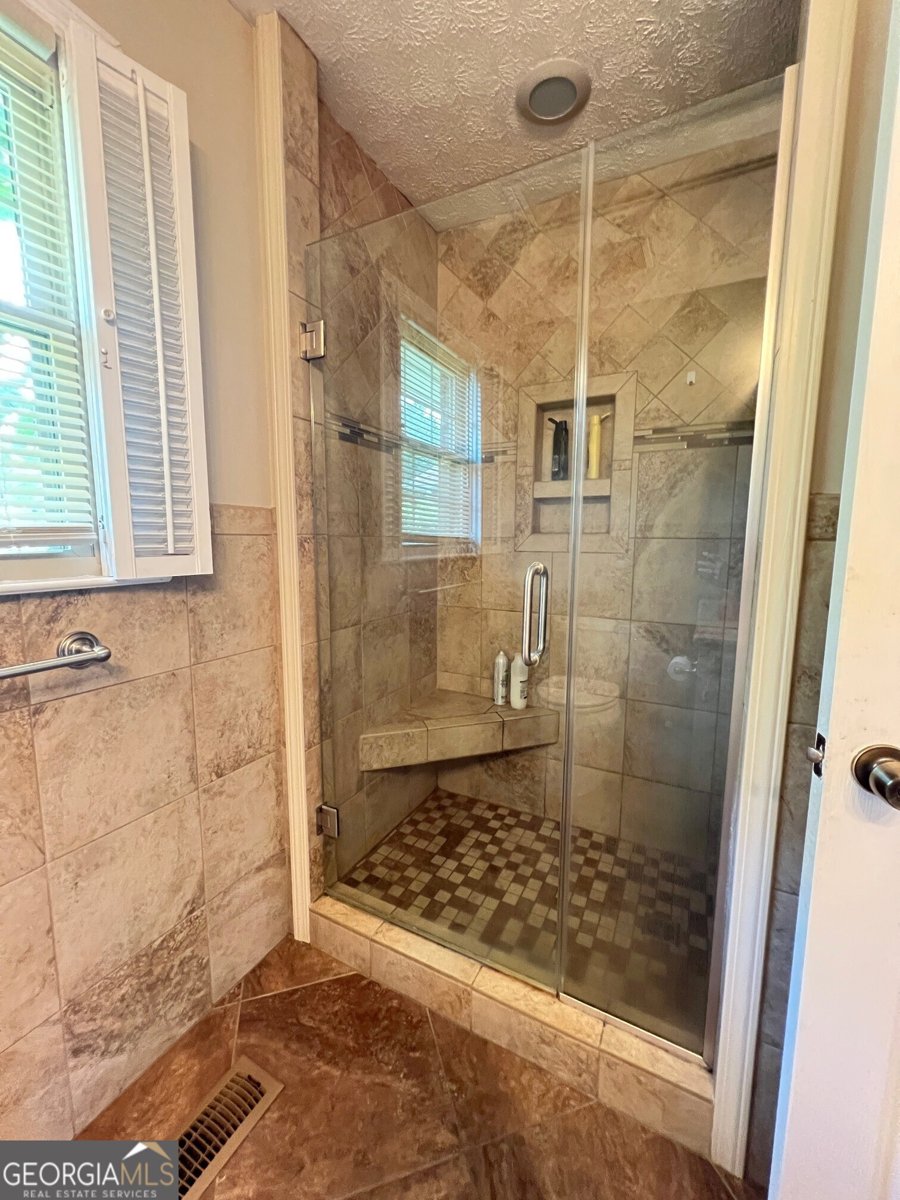 105 Olympia Drive Thomaston - Photo 16