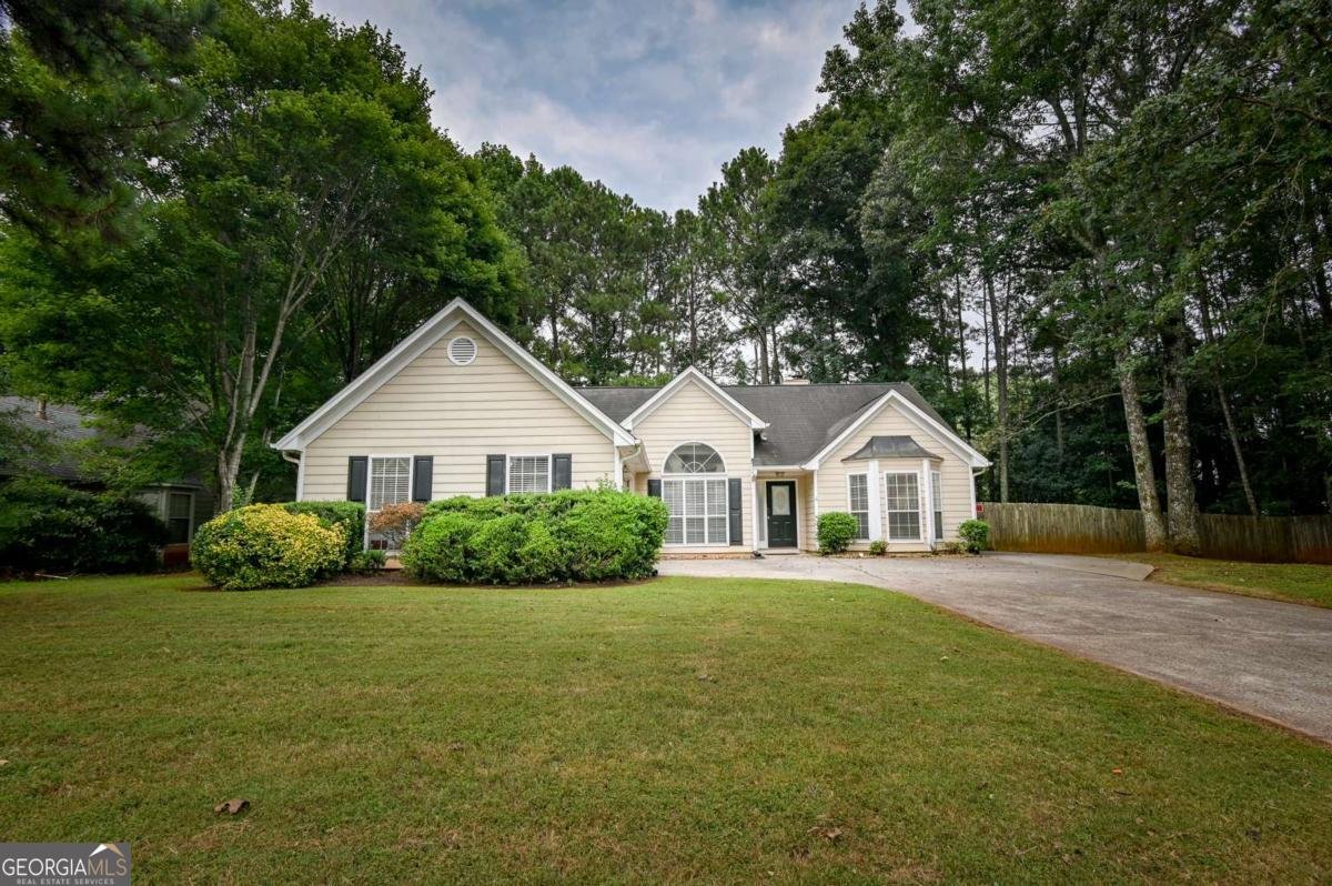 680 Trellis Pond Court Lawrenceville - main photo