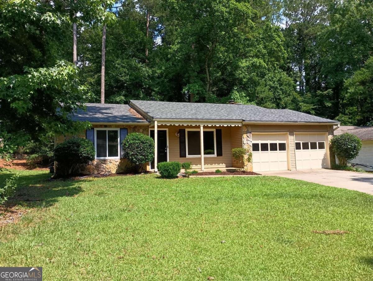255 Hembree Forest Circle Roswell - main photo