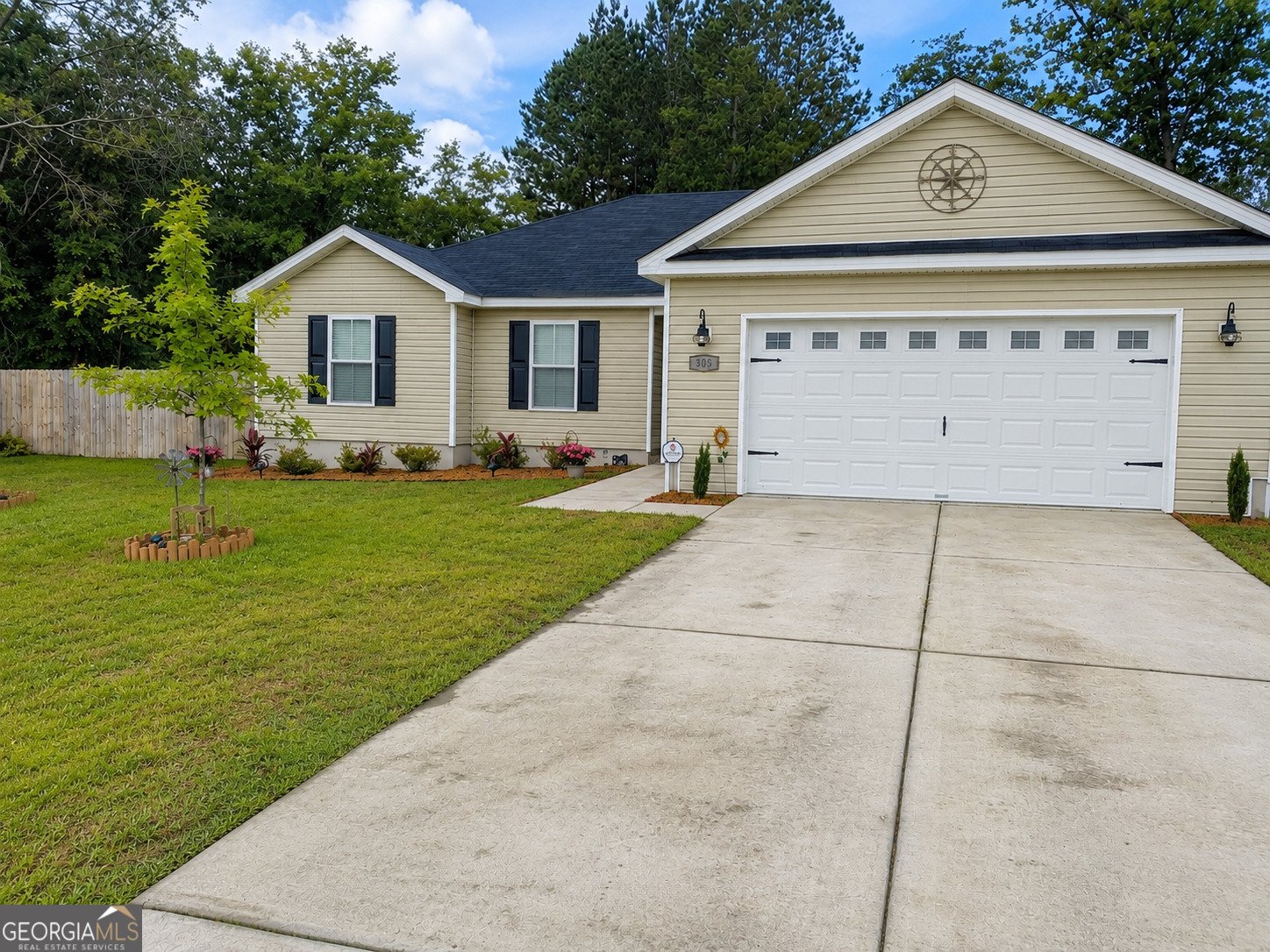 305 White Willow Court Springfield - main photo