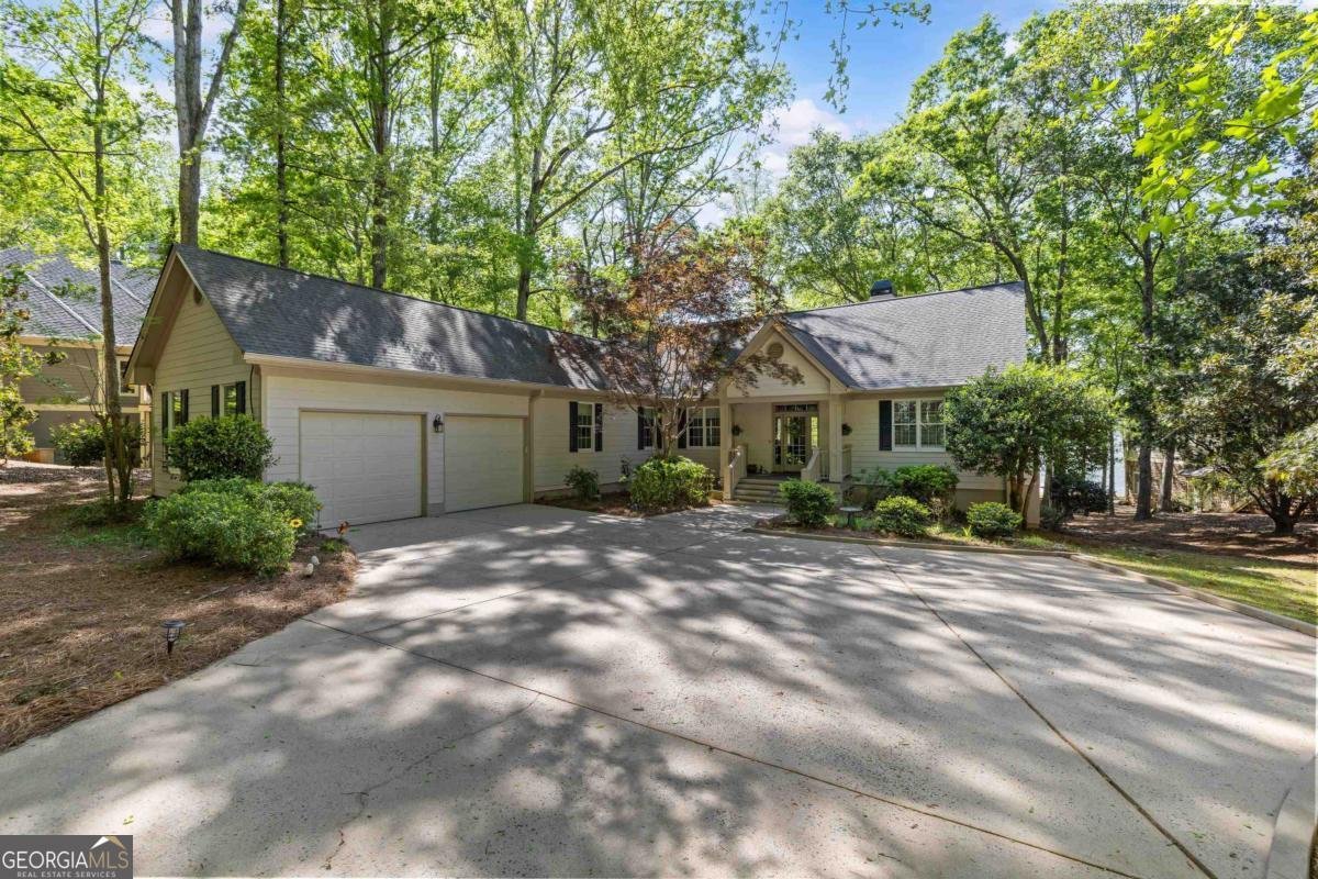 129 Barrington Hall Drive Eatonton - main photo