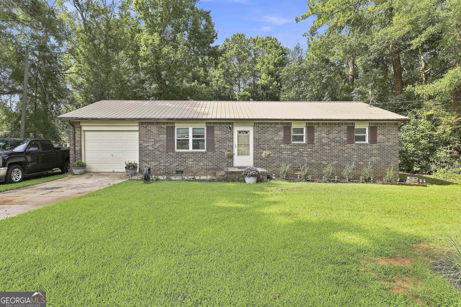 168 Glover Circle Newnan - main photo