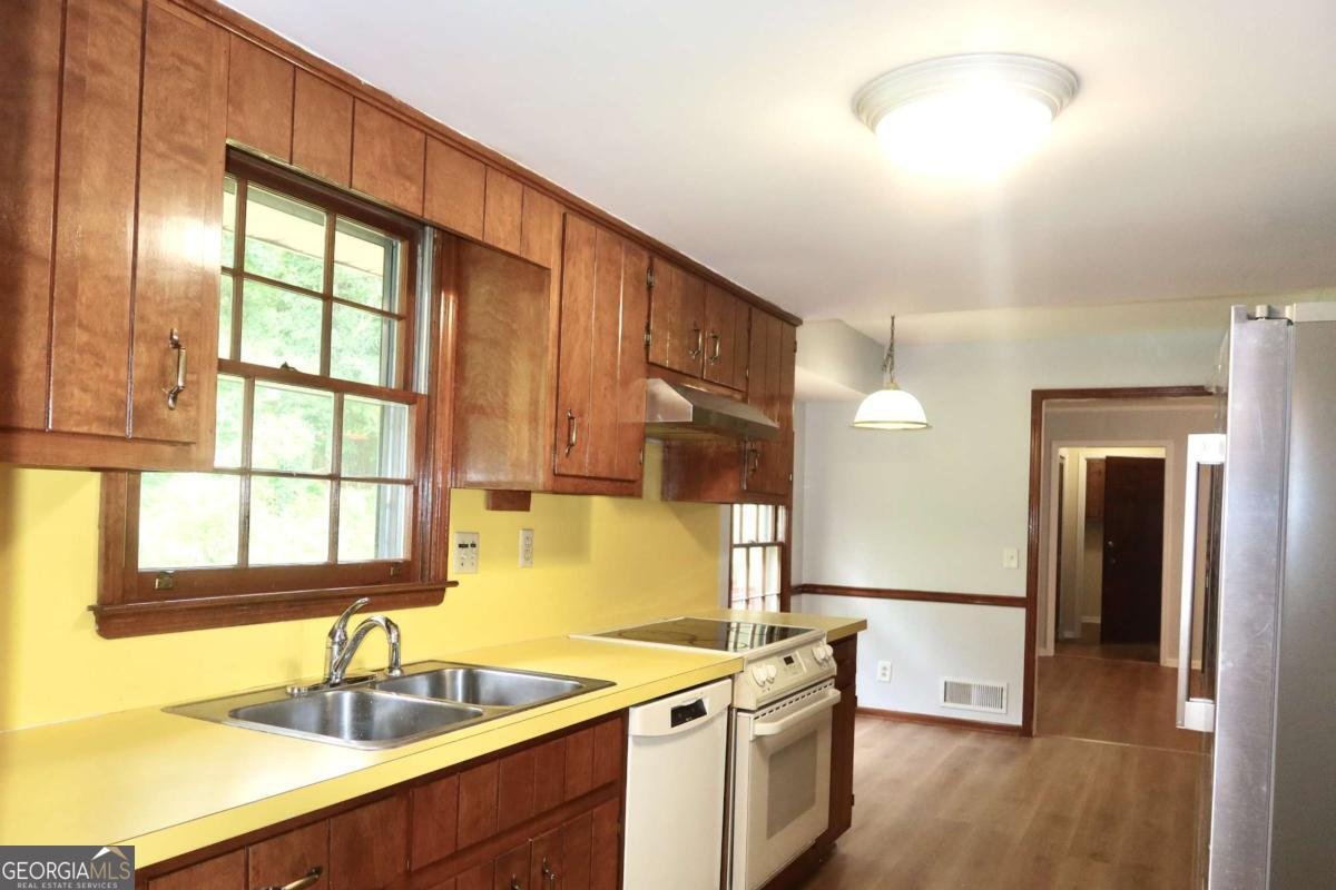 4213 Autumn Hill Drive Stone Mountain - Photo 8