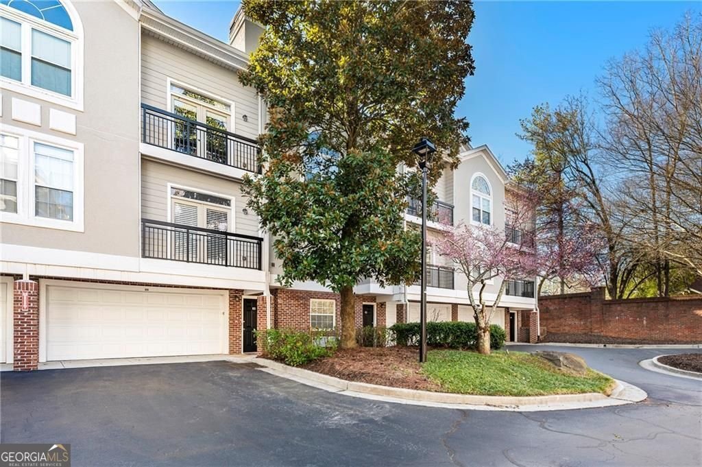 4244 River Green Drive Atlanta - main photo